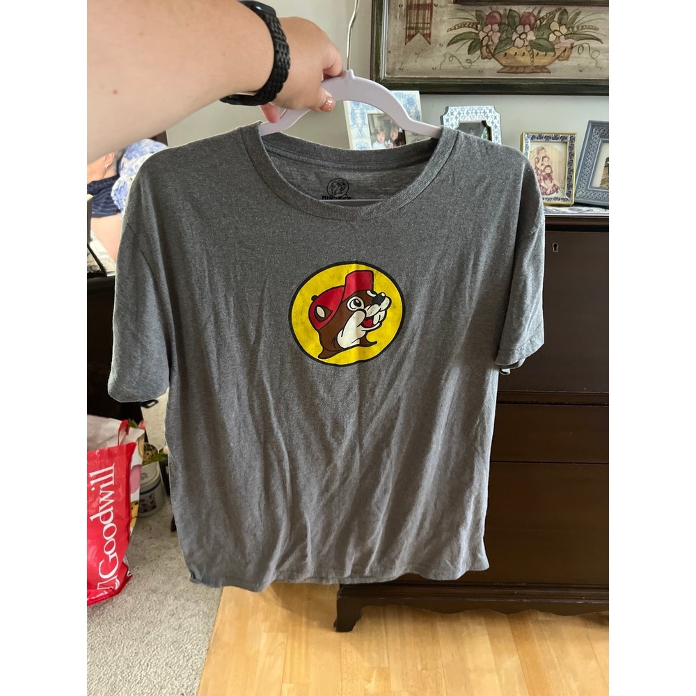 Buc-ee's men's tshirt size large‎